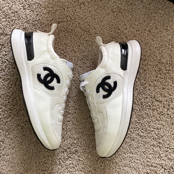 Chanel black and white sneakers size 36.5 - Picture 8 of 11